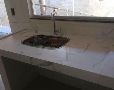 Vendo bancada, balcão, cooktop, ilha e pia de Porcelanato - Foto 3