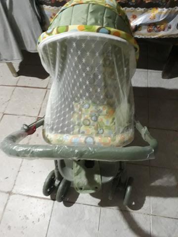Vendo carrinho berço novo nunca