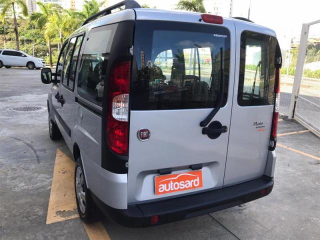 Fiat Doblò Essence 1.8 7L (Flex) - Foto 8