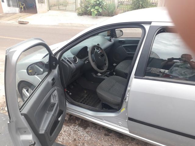 Ford fiesta hatch r$ 12.600 - Foto 3