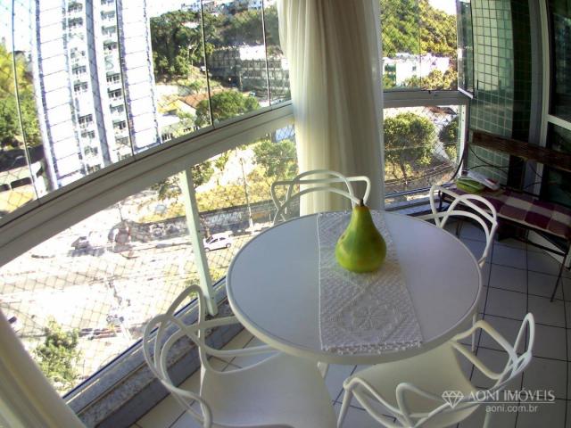 Maravilhoso 3 quartos, amplo e super bem localizado - Foto 2