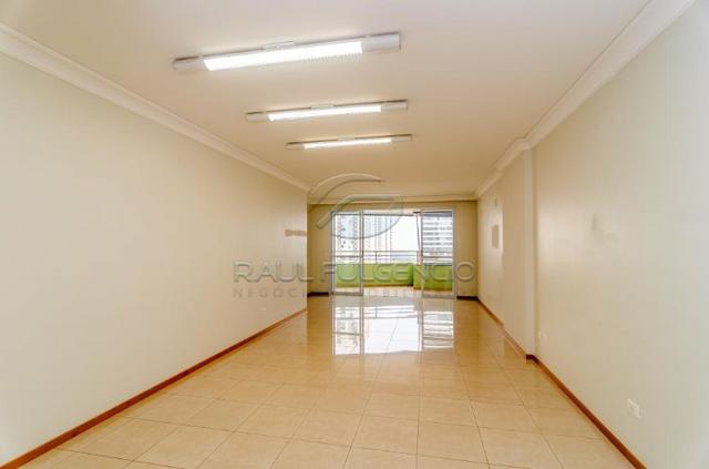 Amplo apartamento com 230,m² útil, 3 Suites e 3 vagas de garagem Gleba Palhano