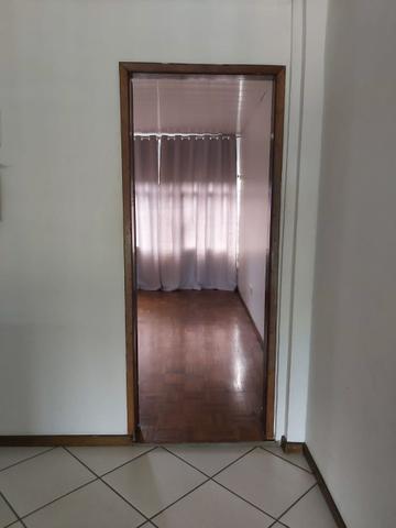 Alugo apto 100m2, 03 quartos - Foto 4