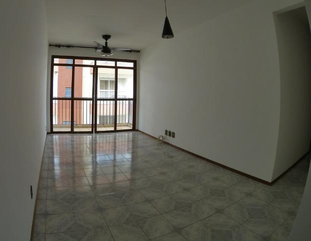 Bom Jardim/Estoril, à 70m do Plazza, 2 garagens, 3 quartos, 1 suíte, sacada, 17-3016-7510