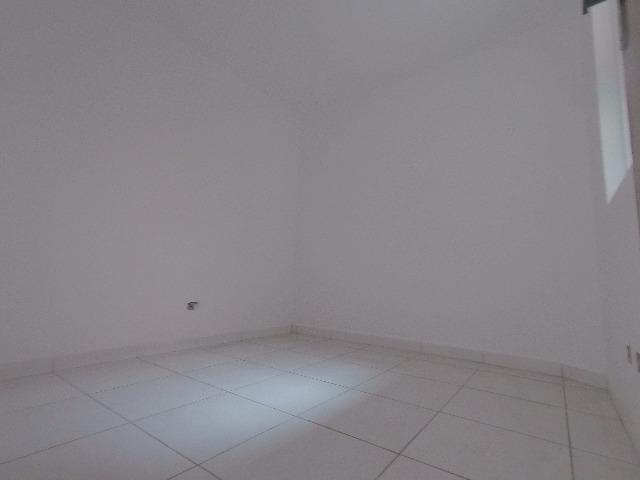 Linda casa com dois quartos e documentação inclusa, preparação para ático - Foto 12
