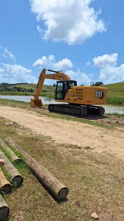 Escavadeira Hidráulica Caterpillar