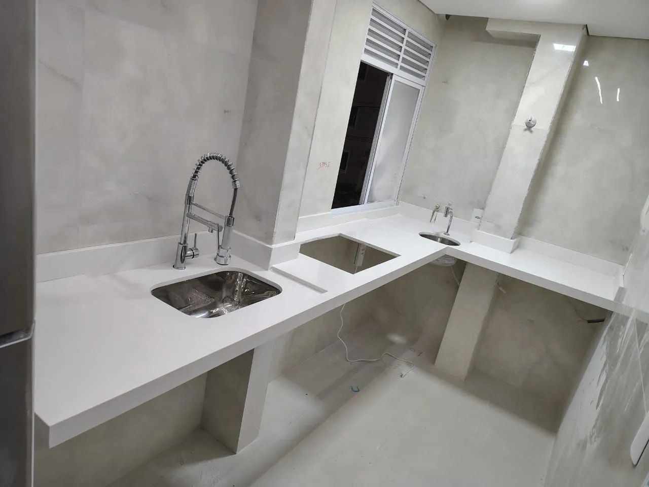 Pia 2x0,60 com parte seca e molhada  + Cuba - Foto 5