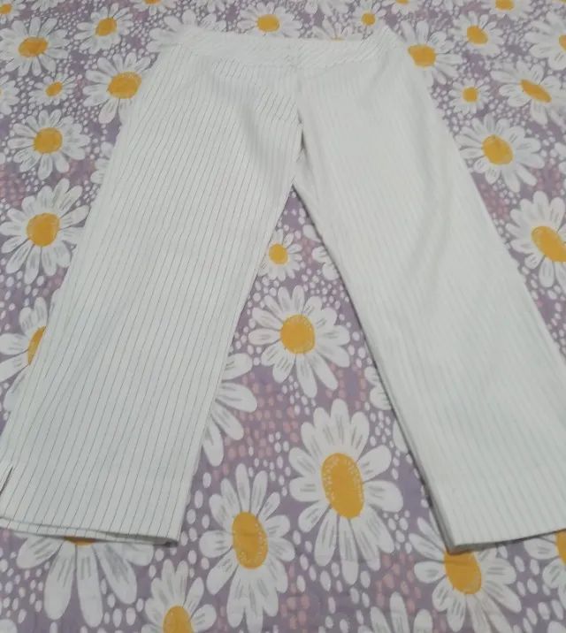 Calça Branca com listras tamanho P usada. - Foto 4