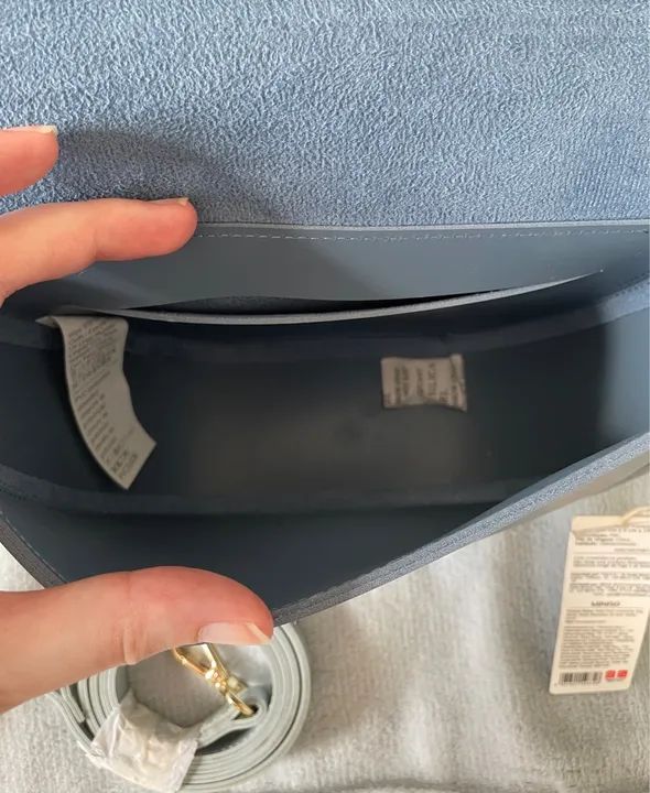 bolsa transversal azul miniso. - Foto 2