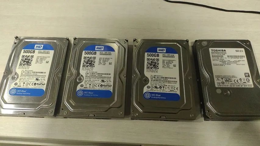 HDs Sata 3.5" 500gb cada, serve em PC e DVR (Câmera) todos estão em perfeitas condições