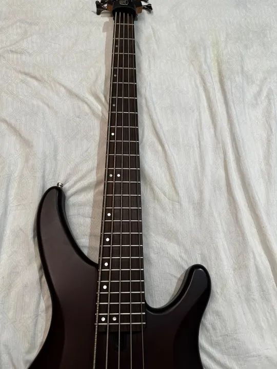 Baixo 5 cordas yamaha trbx505 - Foto 4