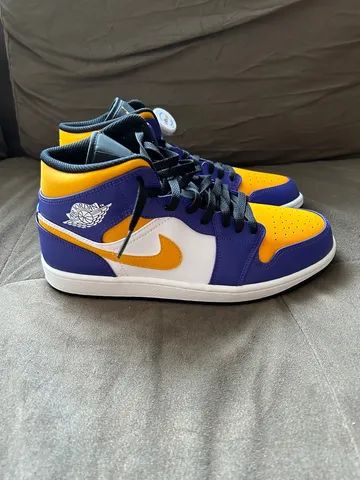 Tênis Nike Air Jordan 1 Mid Lakers - Foto 3