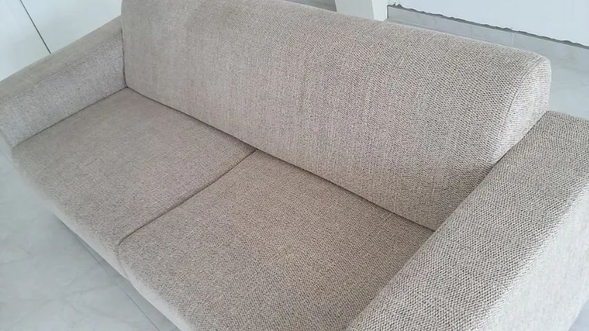 Vendo sofá de 3 lugares semi novo - Foto 4