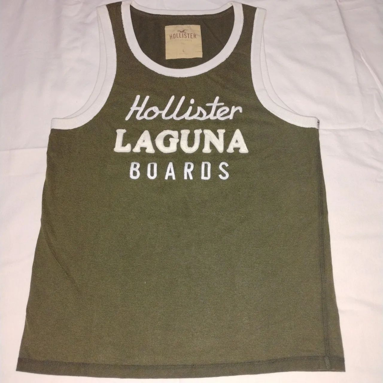 Regata Hollister