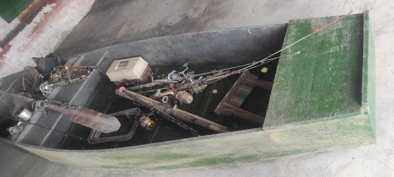 Bote de Pesca Completo com tralha de pesca