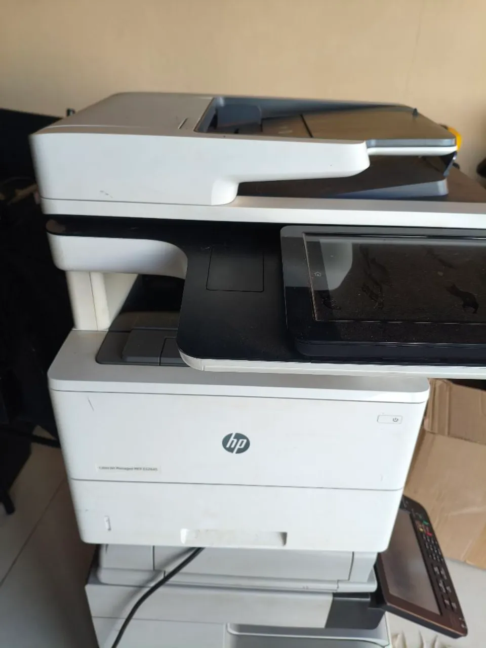 Multifuncional HP LaserJet MFP E52645