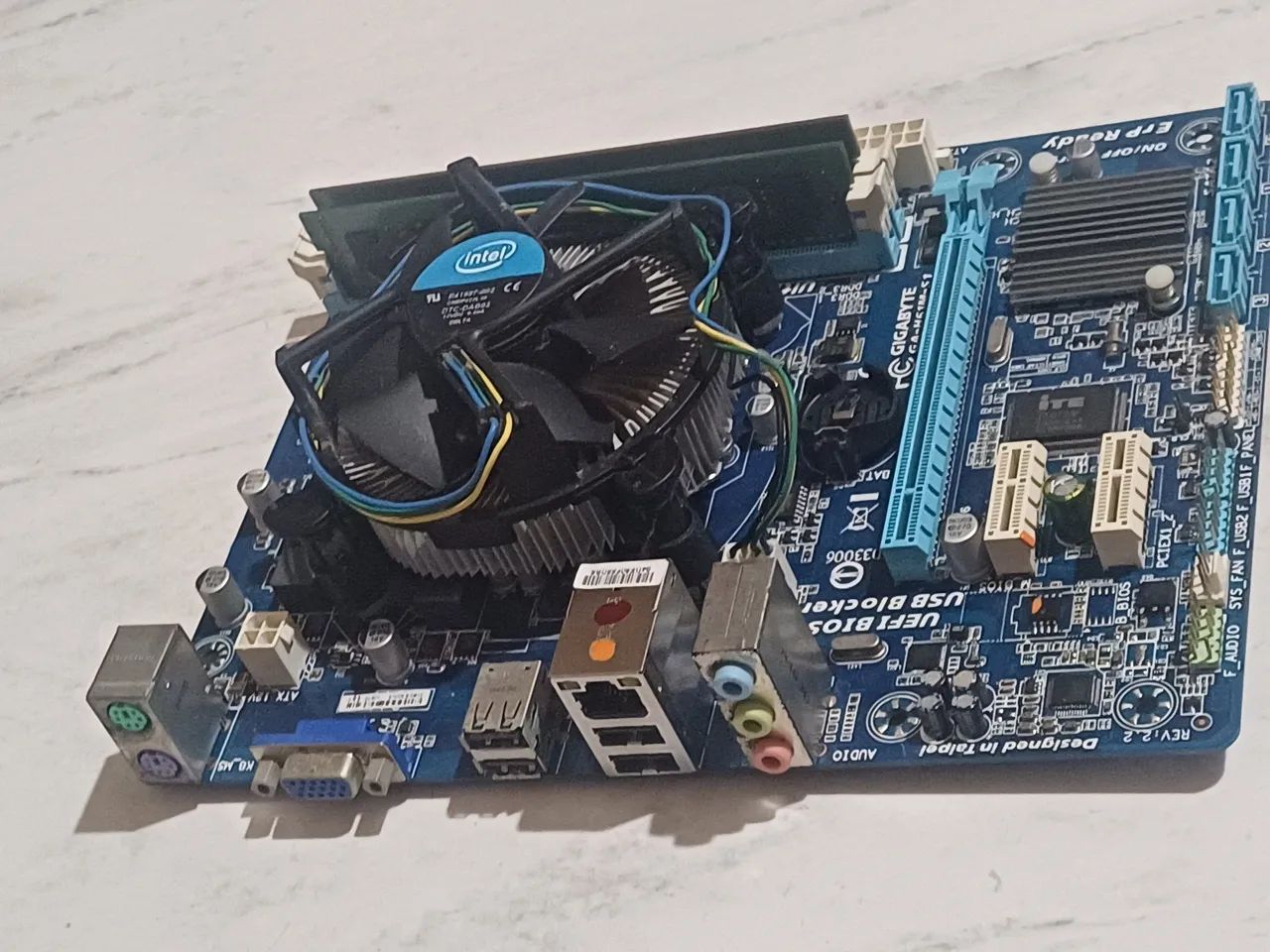 Kit Placa-Mãe Gigabyte com i5 de 3?geração  e memória  - Foto 2