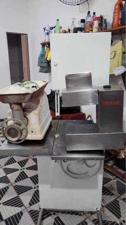 Serra moedor e amaciante de bife 