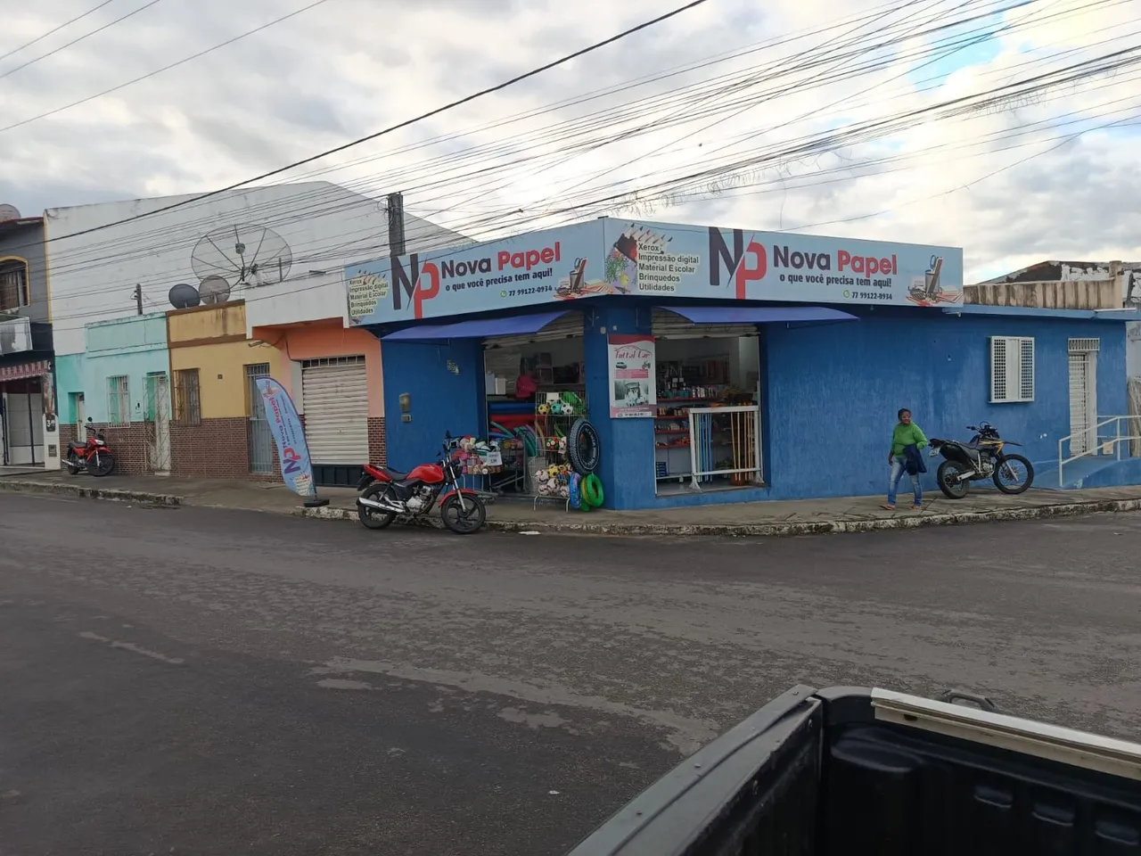 Vendo loja completa papelaria e ultiladades completa e eletrônicos