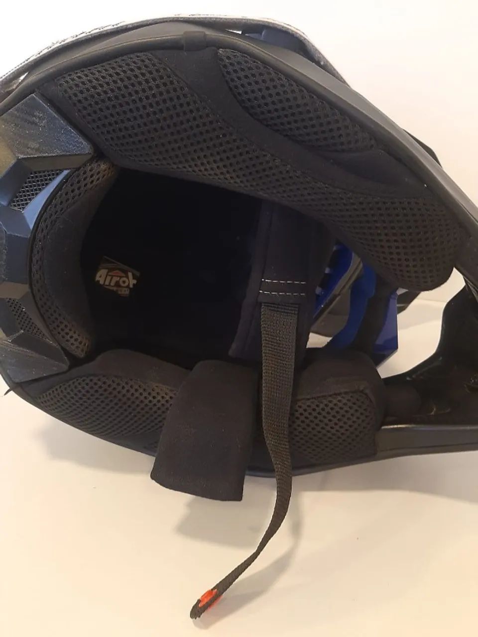 Capacete Airoh Wraap Color Preto Fosco  -  (Trilha usado + viseria azul ) - Foto 3