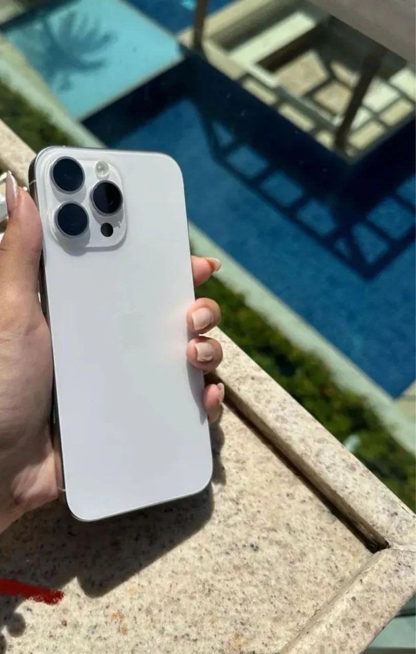 iPhone 15 pro Max branco 256 dual sim novo - Celulares e