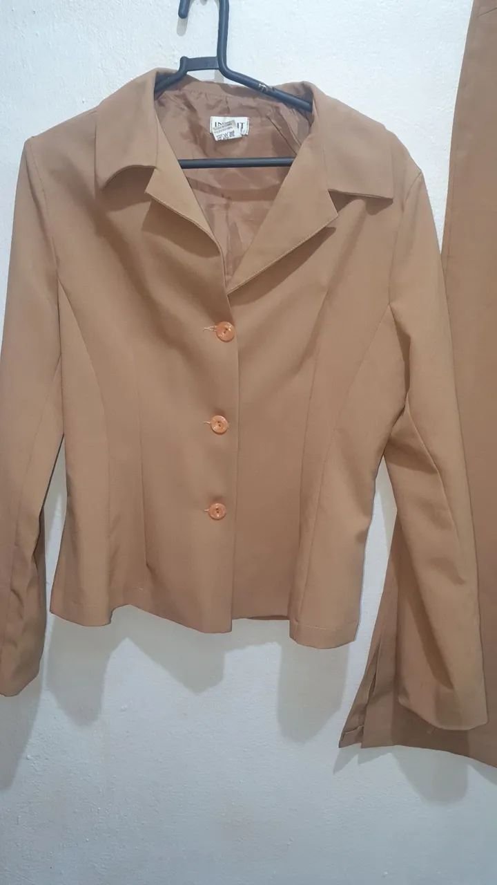 Conjunto de Blazer e Calça Marrom - Foto 4