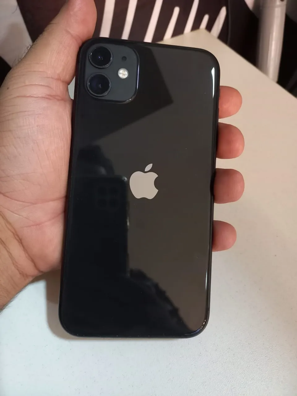 iPhone 11 , Tudo funcionando. ? 70% , 64 GB .