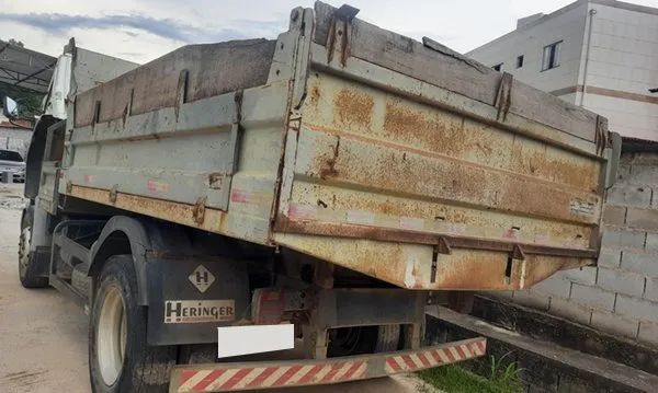 VW 13180 toco 4x2 ano 2004 com caçamba  - Foto 4