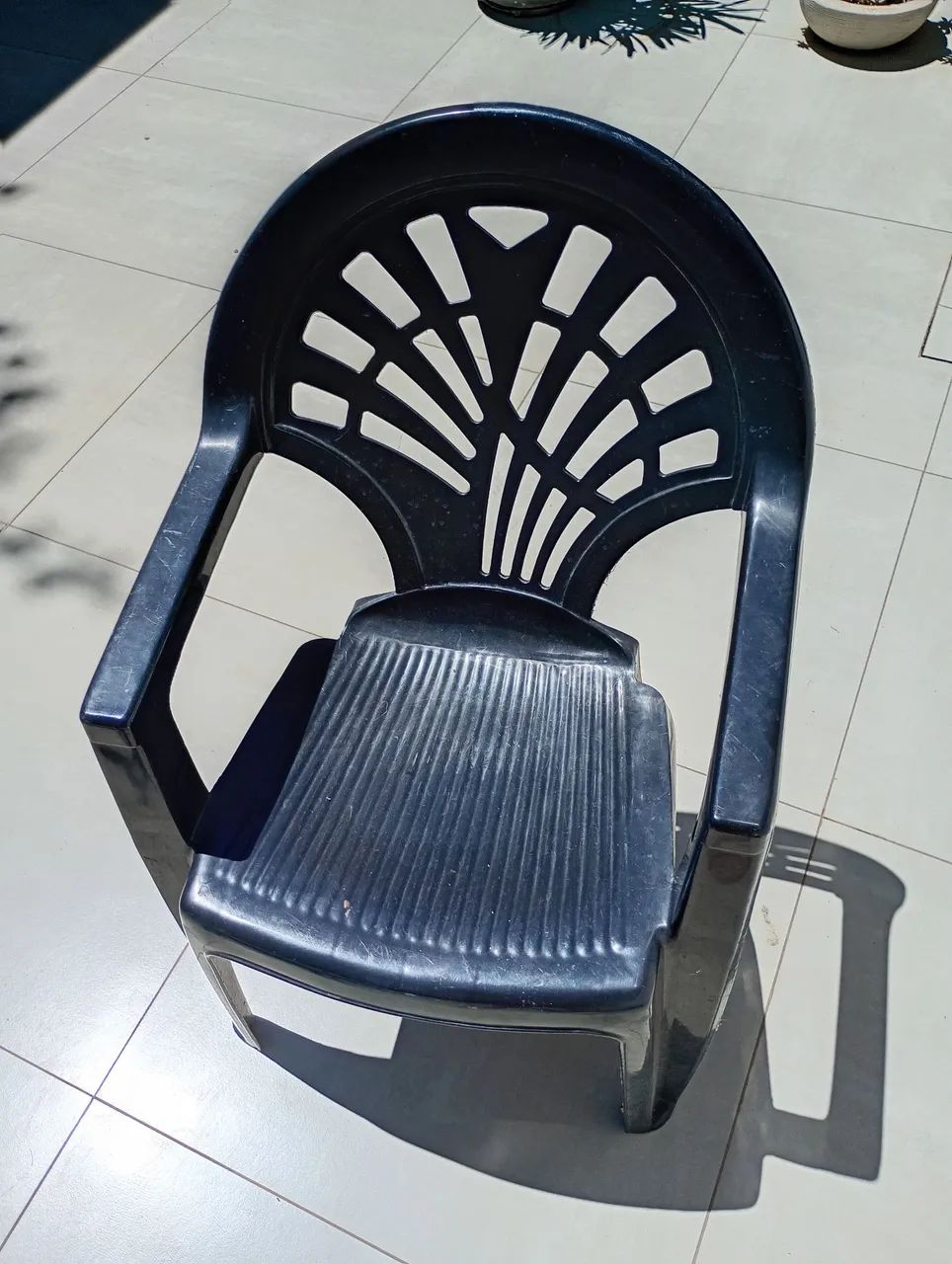 Cadeira de plástico preta64291263443715120