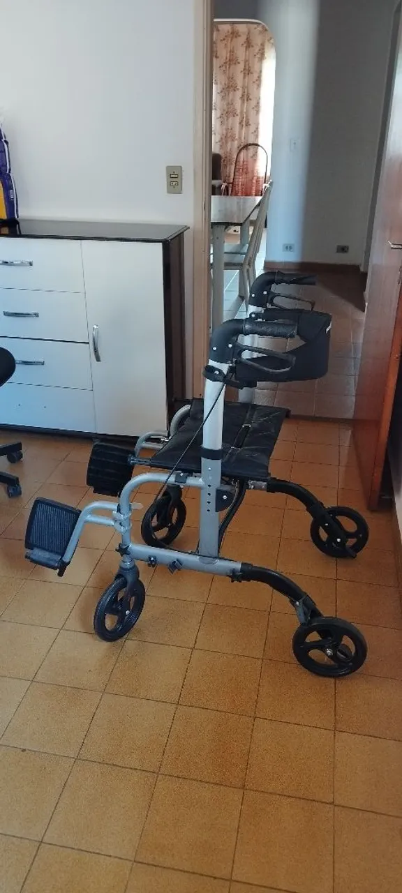 Andador com assento para idosos - usado