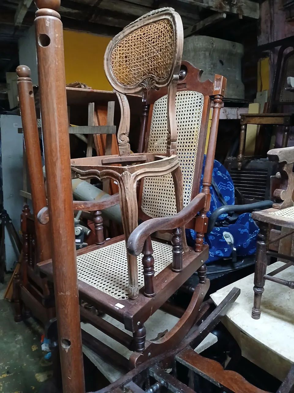 Poltrona cadeira de balanço 