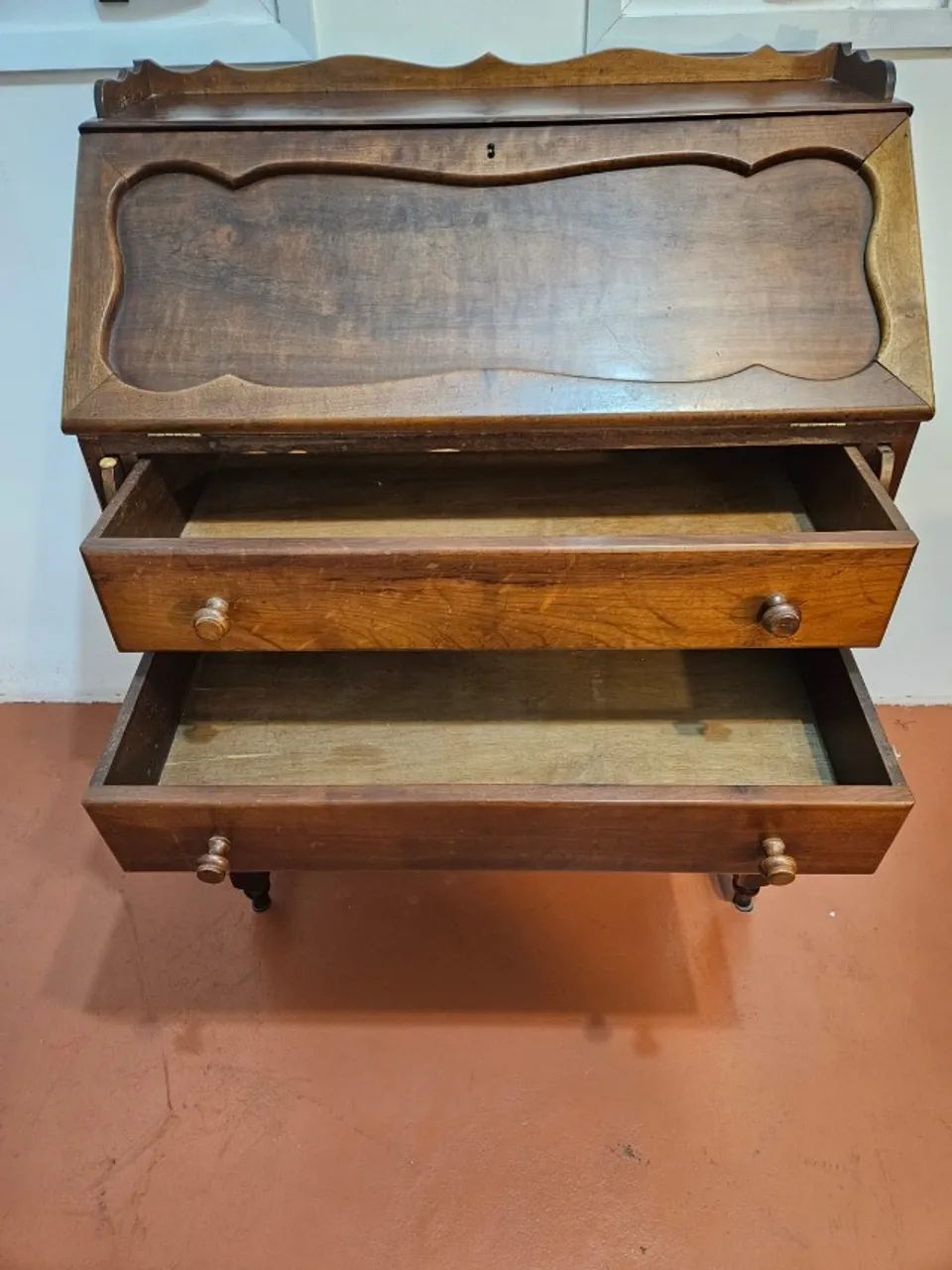 Antiga escrivaninha de madeira - estilo colonial - Foto 4
