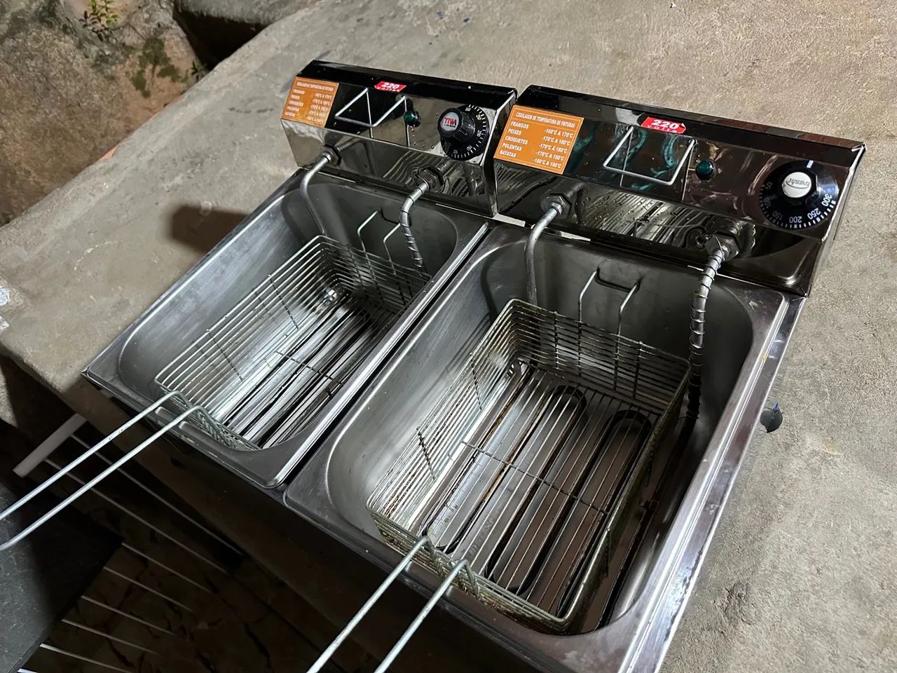 Fritadeira Dupla Industrial - 2 Cubas