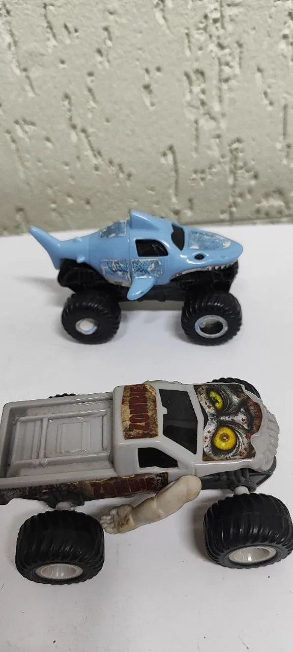 Carrinhos Miniaturas Monster Jam MC Donald's usado - Foto 4