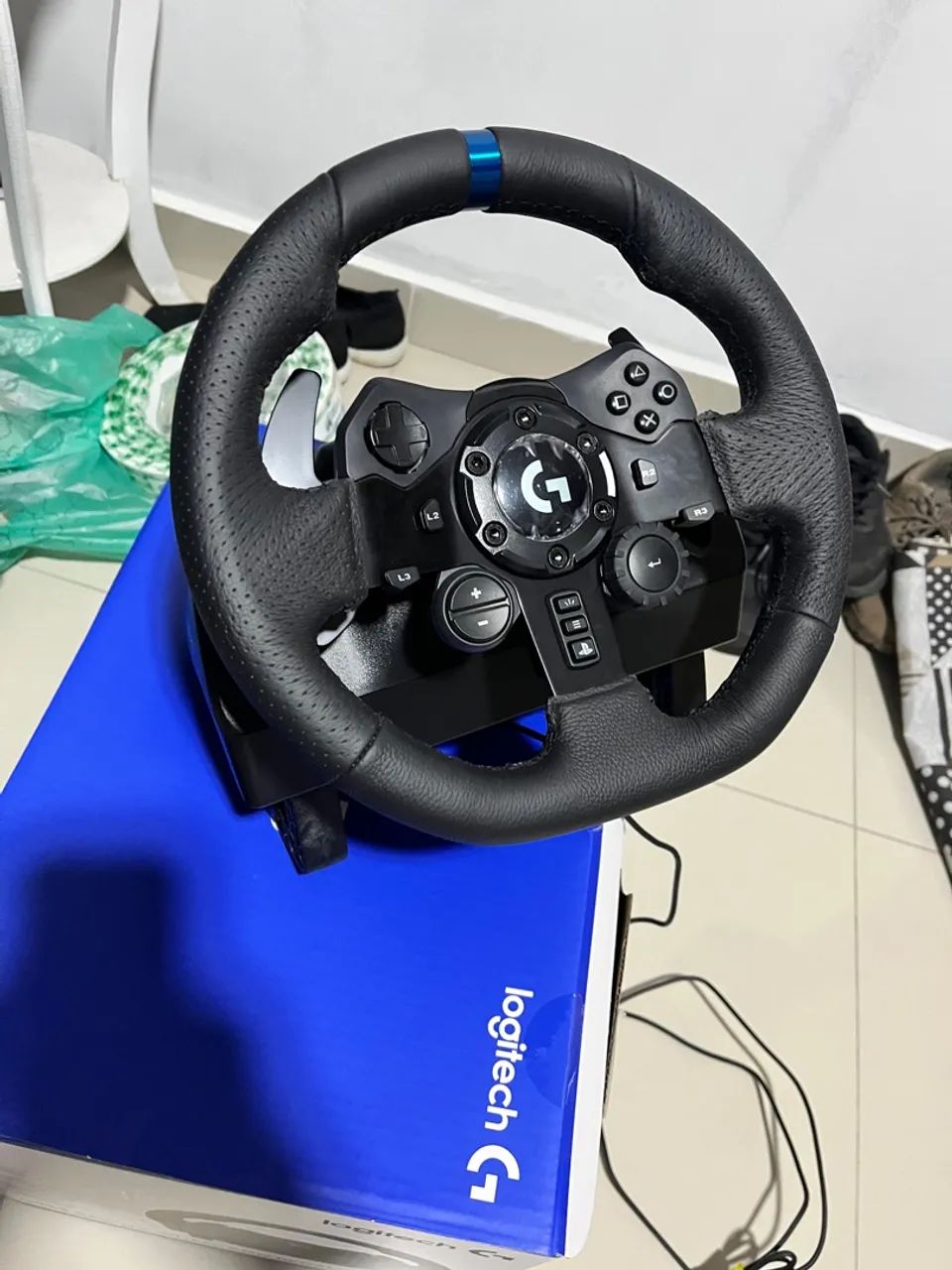 Volante Logitech G923 para PS4/PS5 e PC