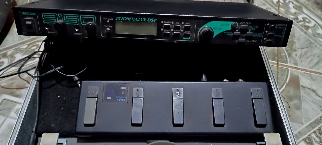 Pedaleira Zoom G7.1ut Console de Guitarra - Banco de Dados de
