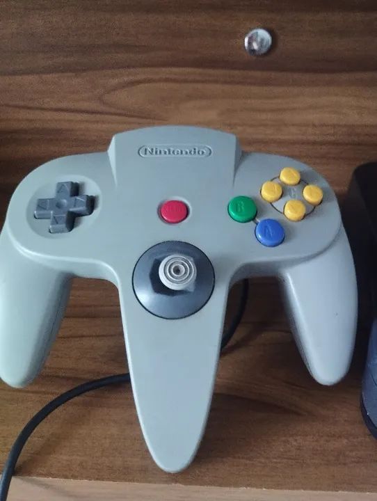 Nintendo 64 americano top tudo funcionando perfeitamente com um jogão de futebol 