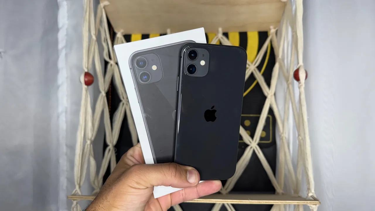Iphone 11 128GB preto - semi novo