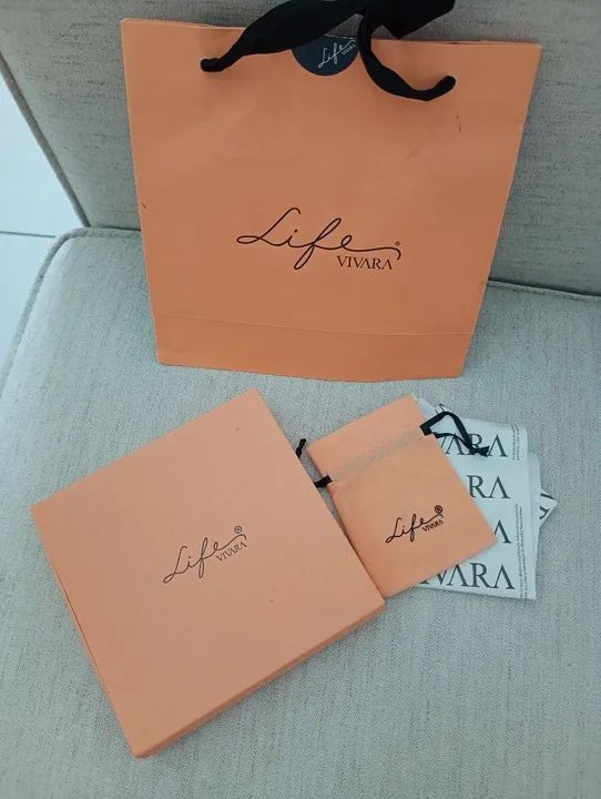 Pulseira Vivara Original com berloques e trava de segurança  - Foto 4