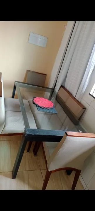 Mesa de jantar em vidro temperado