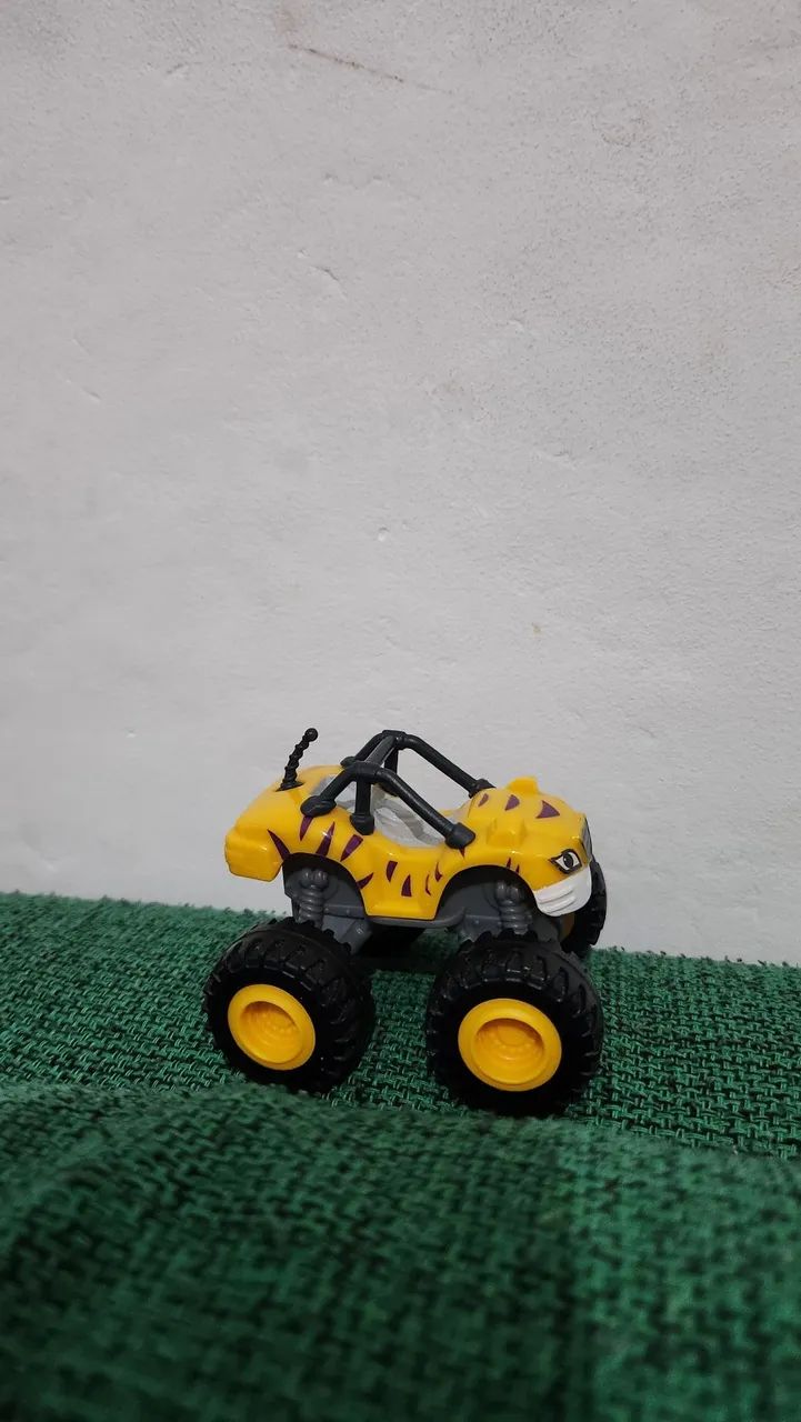 Carrinho blazer and Monster Machine Mattel - Foto 2