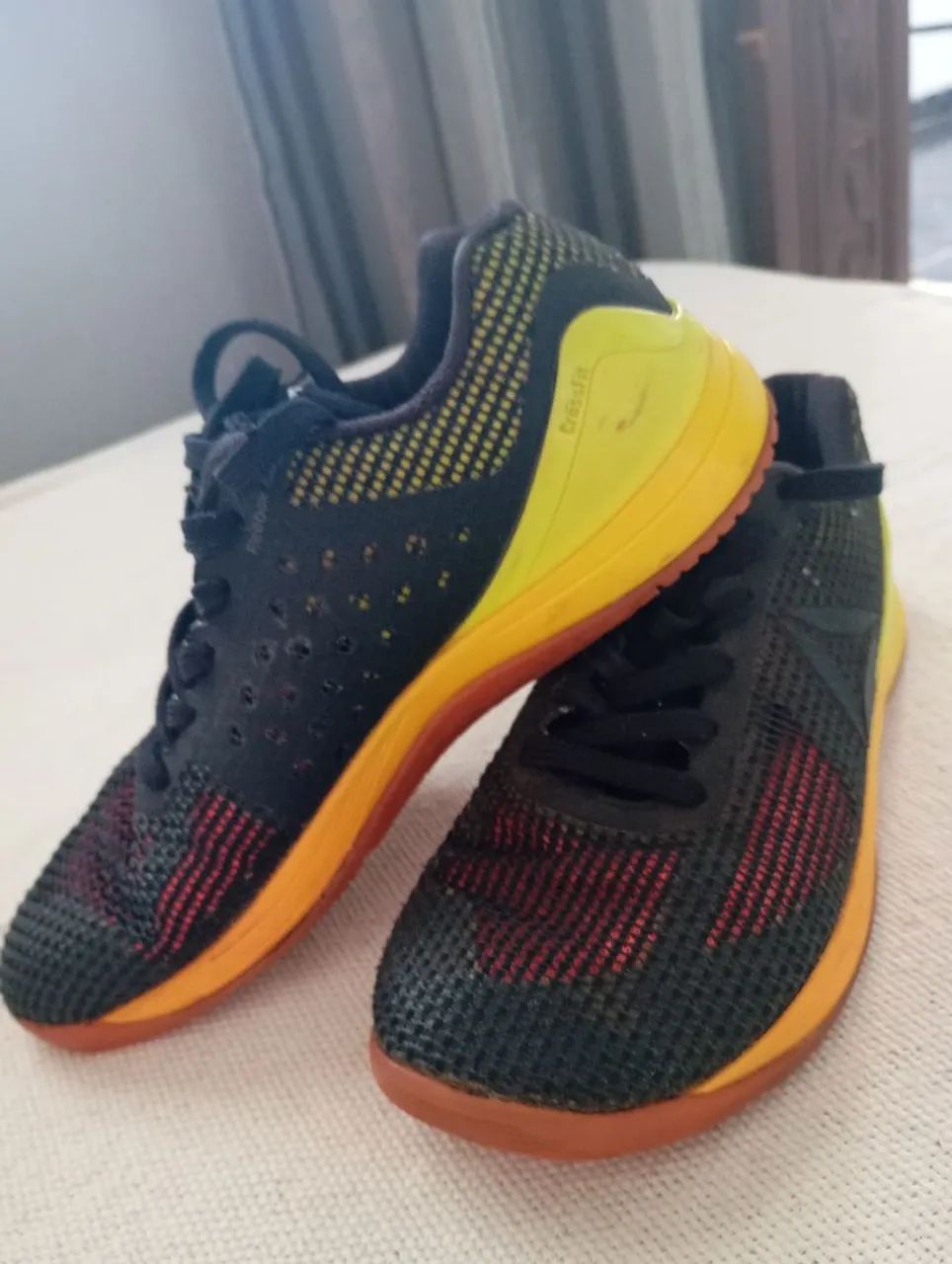 Tênis Reebok CrossFit Nano 7 - Preto com Detalhes Amarelo e Vermelho - Foto 2