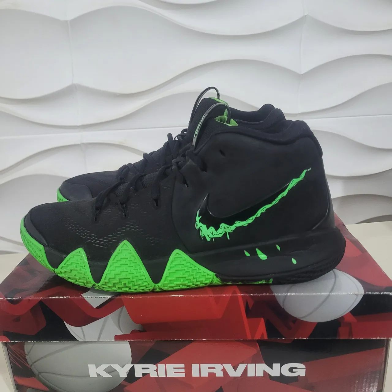Tênis Kyrie Irving 4  halloween  - Foto 2