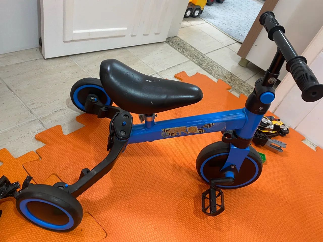 Tricilico infantil dobrável azul