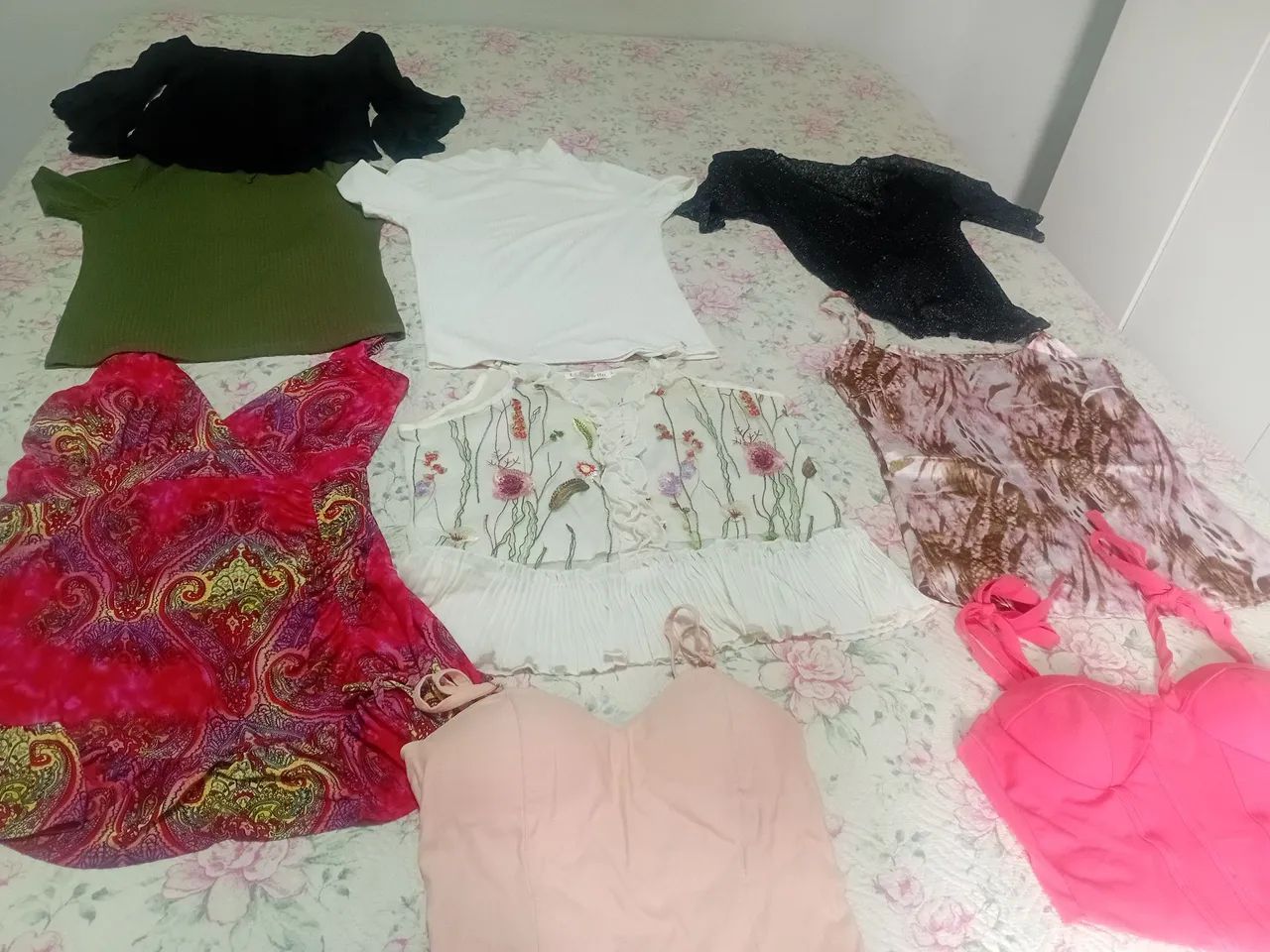 Lote de blusas femininas - Foto 2