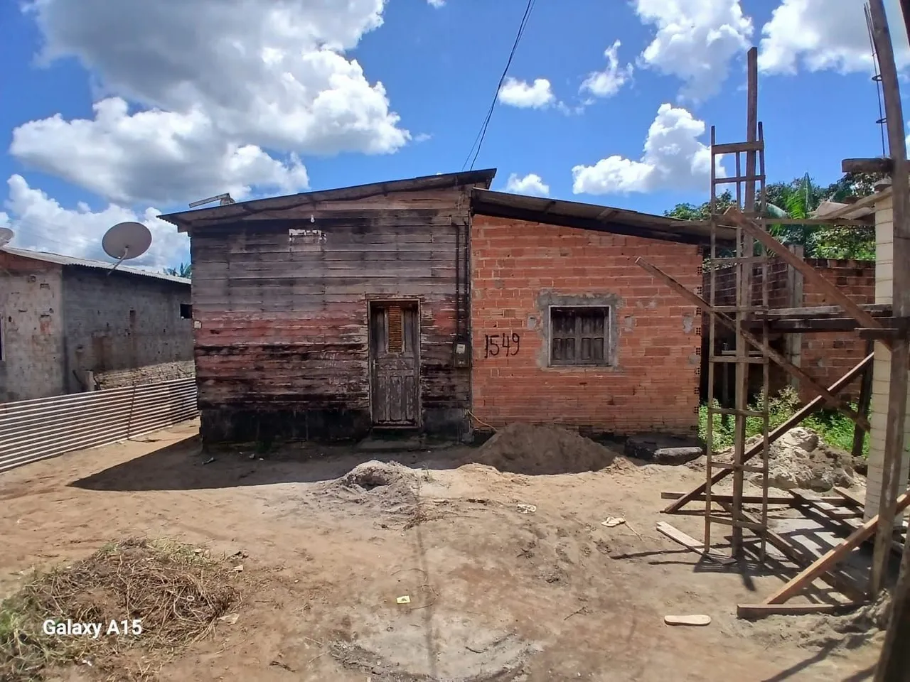 Vende -se está casa no município de Oiapoque