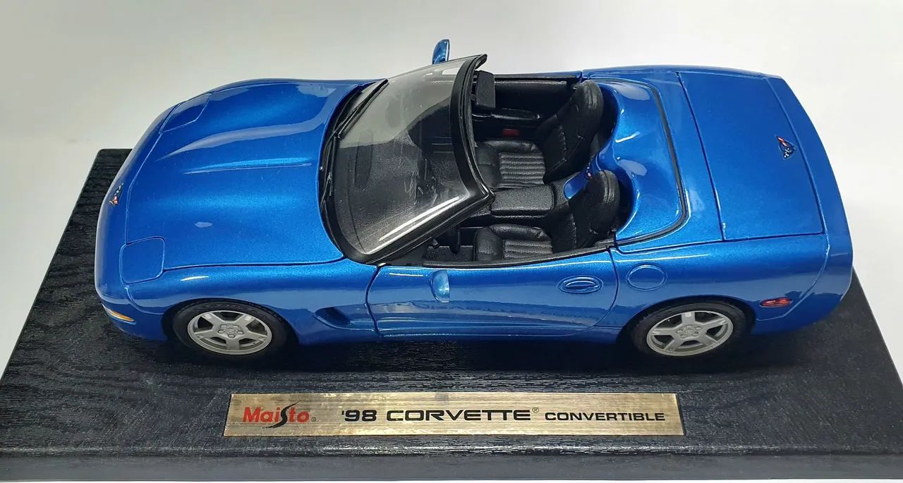 ミニカー UT CHEVROLET CORVETTE 1998 1/18 Miniatura Chevrolet Corvette 1998 1/18 Maisto - Hobbies e coleções