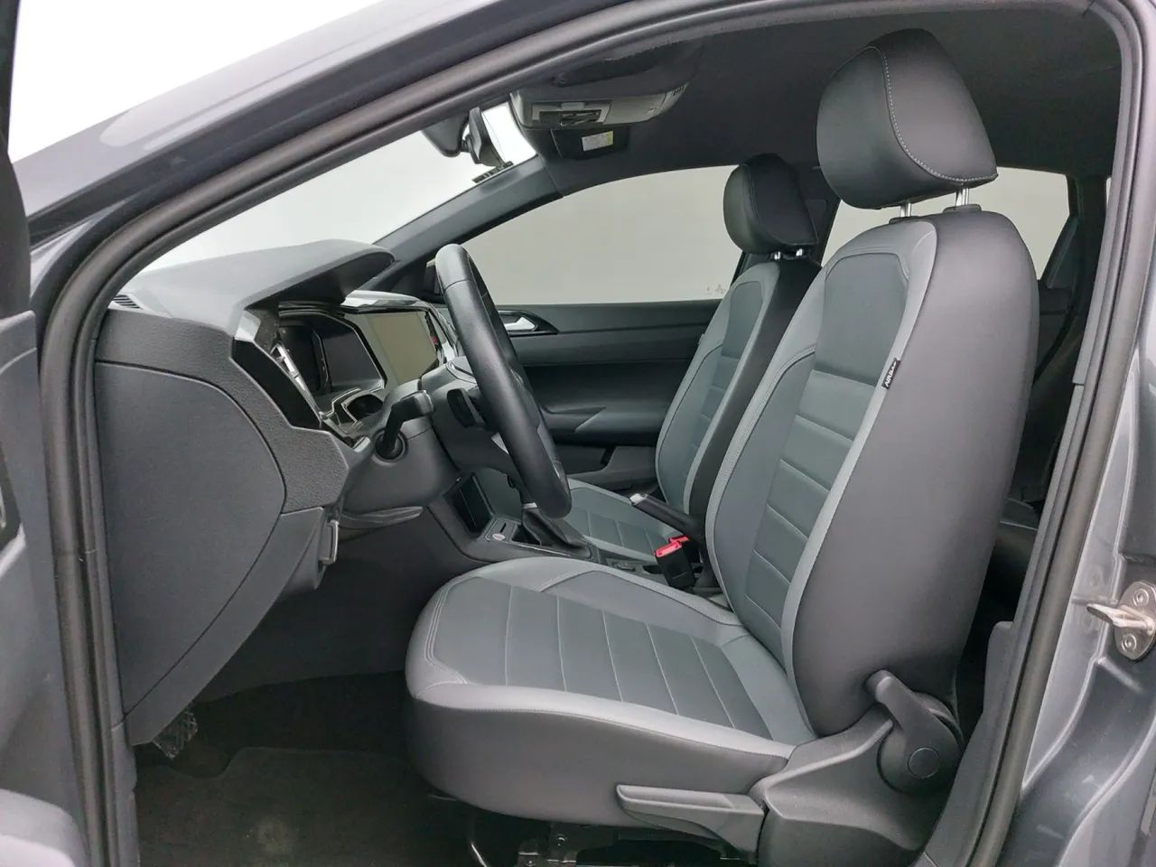 Volkswagen Nivus Highline 1.0 200 TSI Flex Aut., foto 16 de 18