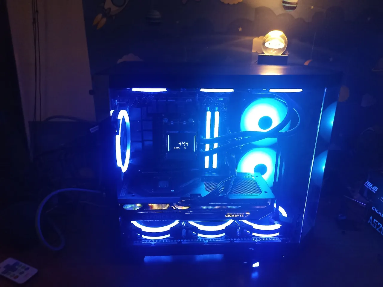 Pc Gamer Ryzen 7 9800x3d + rtx 5070