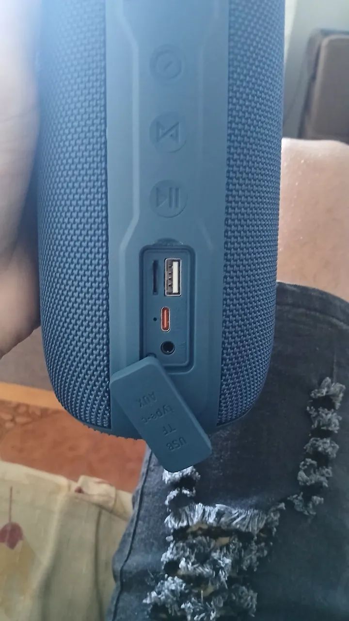 Caixa de Som Bluetooth Portátil - Foto 3